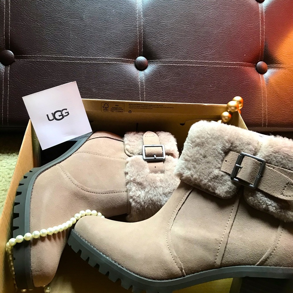 Ugg Tan Elisiana Boots- Size 9.5 women